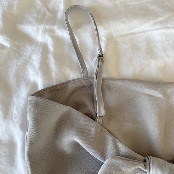 2/$60๐ CLOSET CLEAN OUT: Lulus tie back mini dress - Picture 4 of 11